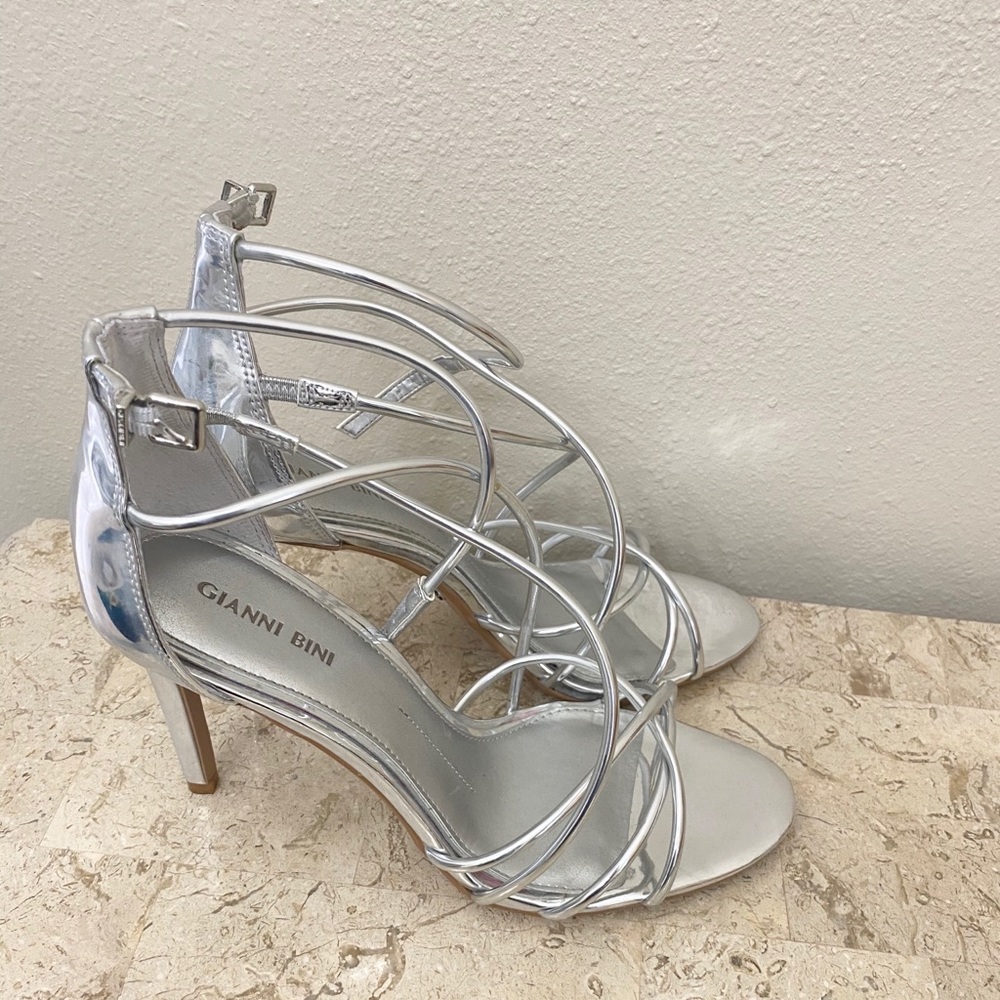 Gianni Bini sandals